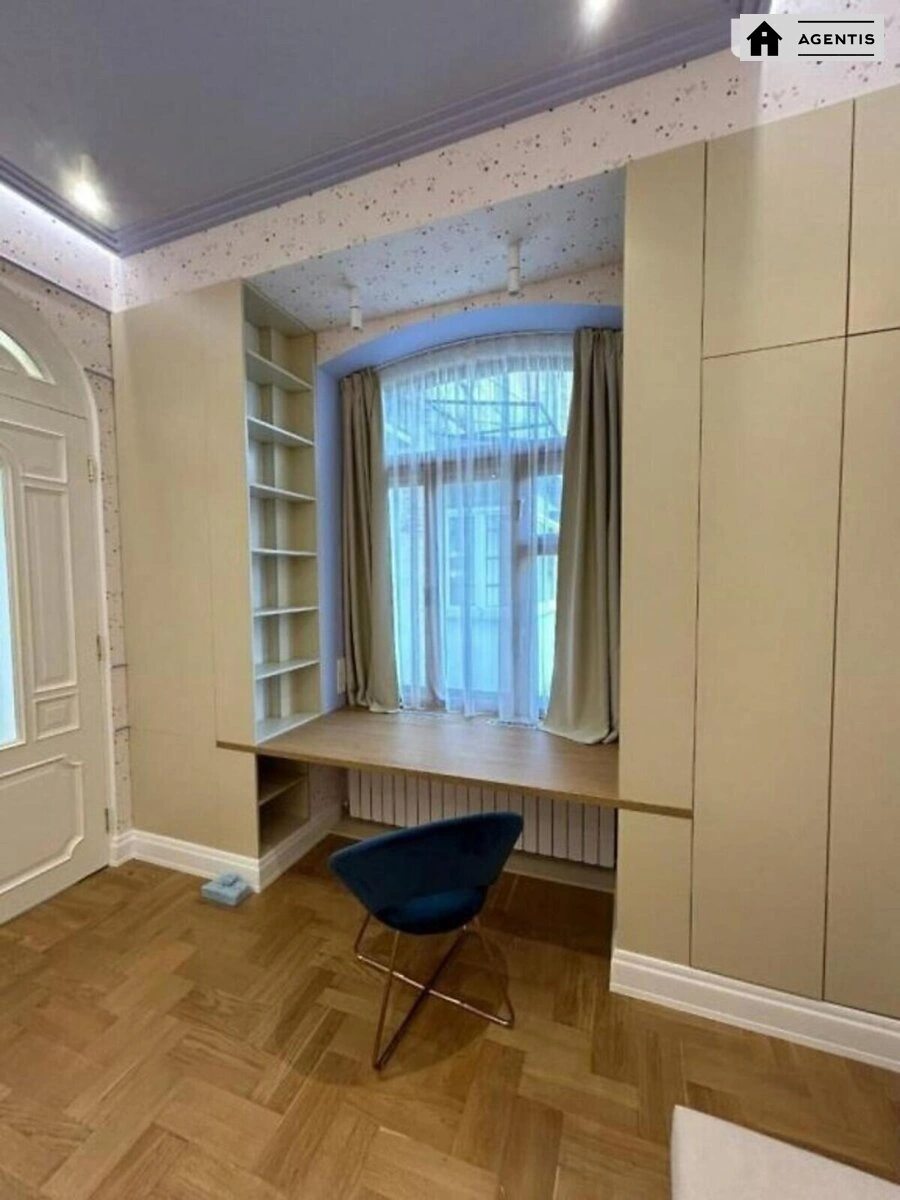 Сдам квартиру. 4 rooms, 200 m², 5th floor/6 floors. 26, Большая Васильковская 26, Киев. 