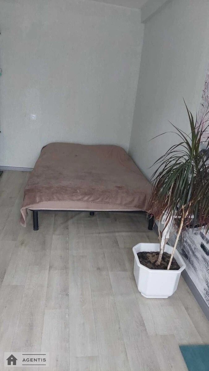 Здам квартиру. 1 room, 30 m², 3rd floor/5 floors. 86, Алішера Навої просп., Київ. 