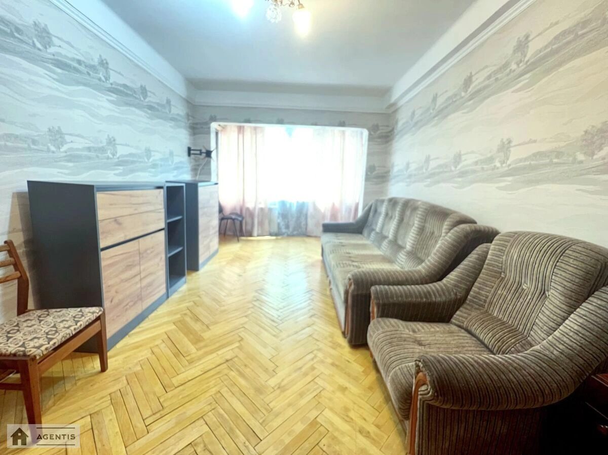 Apartment for rent. 2 rooms, 52 m², 3rd floor/9 floors. 6, Petropavlivska 6, Kyiv. 