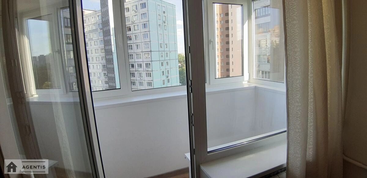 Apartment for rent. 3 rooms, 72 m², 7th floor/16 floors. Knyazya Romana Mstyslavycha
, Kyiv. 