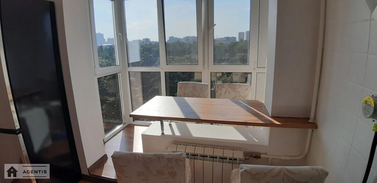 Apartment for rent. 3 rooms, 72 m², 7th floor/16 floors. Knyazya Romana Mstyslavycha
, Kyiv. 