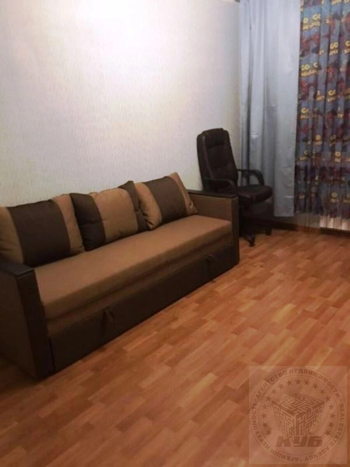 Продаж квартири. 3 rooms, 75 m², 1st floor/10 floors. 26, Василя Стуса вул., Київ. 