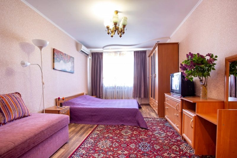 Здам квартиру. 2 кімнати, 55 m², 3 поверх/4 поверхи. 103, Ул 8 Марта, Миколаїв. 