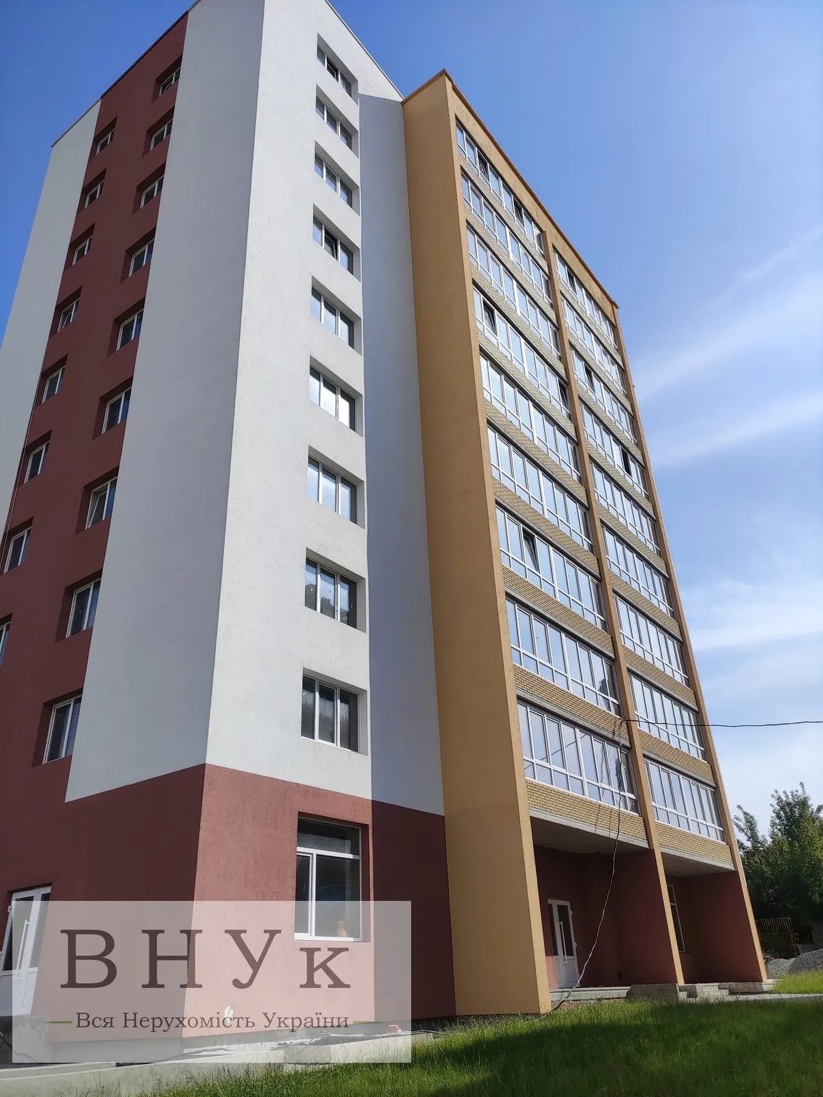 Продаж квартири 3 кімнати, 81 m², 2 пов./10 поверхів. Озерна , Хмельницький. 