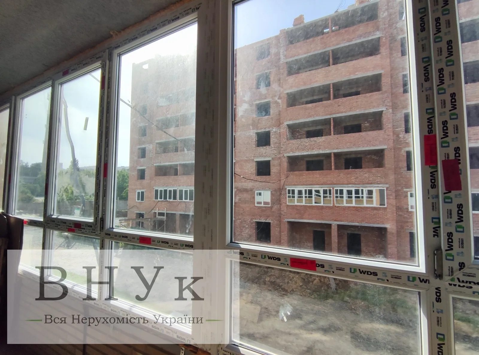 Apartments for sale. 3 rooms, 81 m², 2nd floor/10 floors. Ozerna , Khmelnytskyy. 