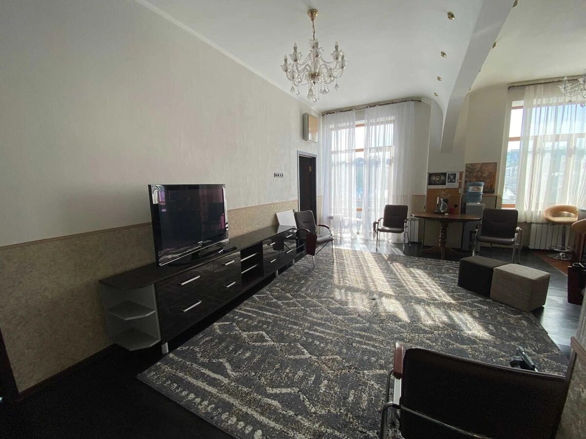 Apartment for rent. 3 rooms, 75 m², 7th floor/11 floors. 27, Hreschatyk 27, Kyiv. 