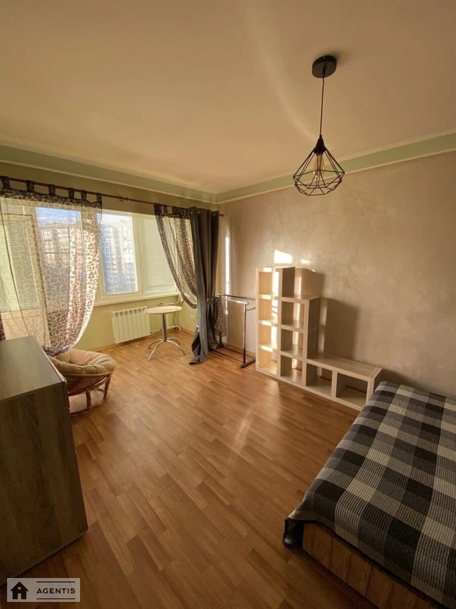 Apartment for rent. 1 room, 38 m², 7th floor/9 floors. Obolonskyy rayon, Kyiv. 