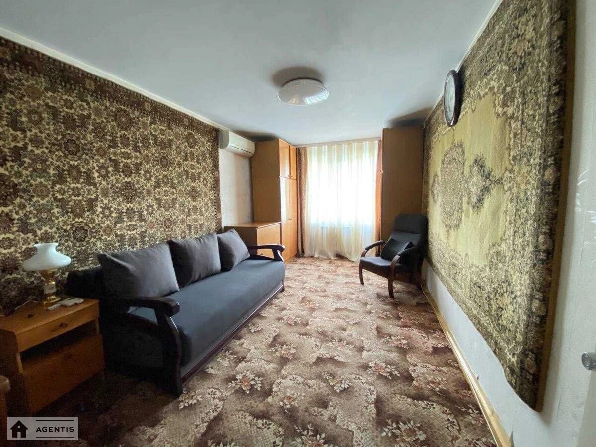 Apartment for rent. 3 rooms, 70 m², 6th floor/16 floors. 41, Lisoviy 41, Kyiv. 