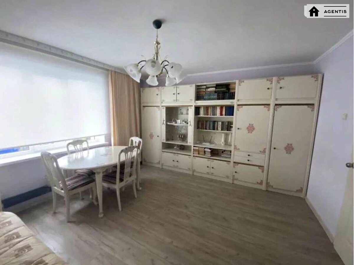 Сдам квартиру. 2 rooms, 52 m², 7th floor/18 floors. 30, Академіка Заболотного вул., Киев. 