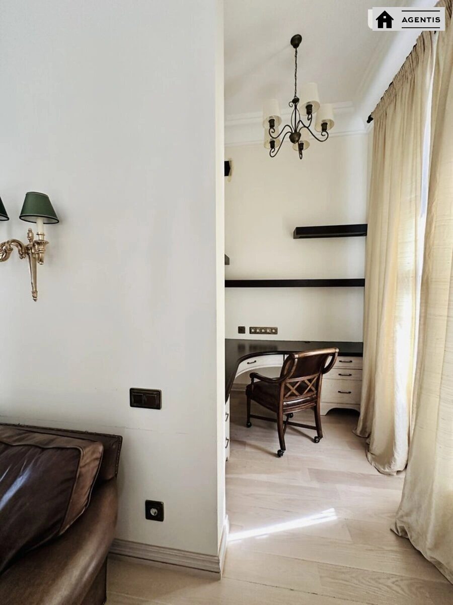 Apartment for rent. 4 rooms, 250 m², 6th floor/7 floors. 8, Pankivska 8, Kyiv. 