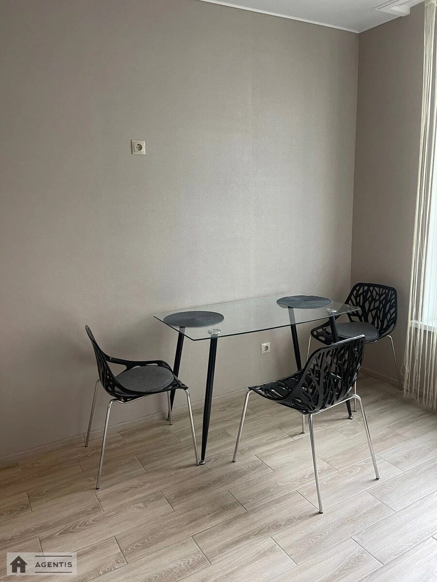 Здам квартиру. 1 room, 42 m², 1st floor/10 floors. 2, Практична вул., Київ. 