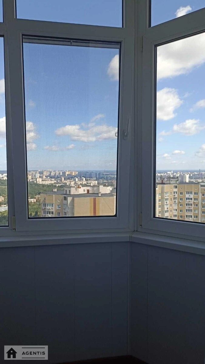 Apartment for rent. 2 rooms, 71 m², 20 floor/25 floors. 37, Bakynska 37, Kyiv. 