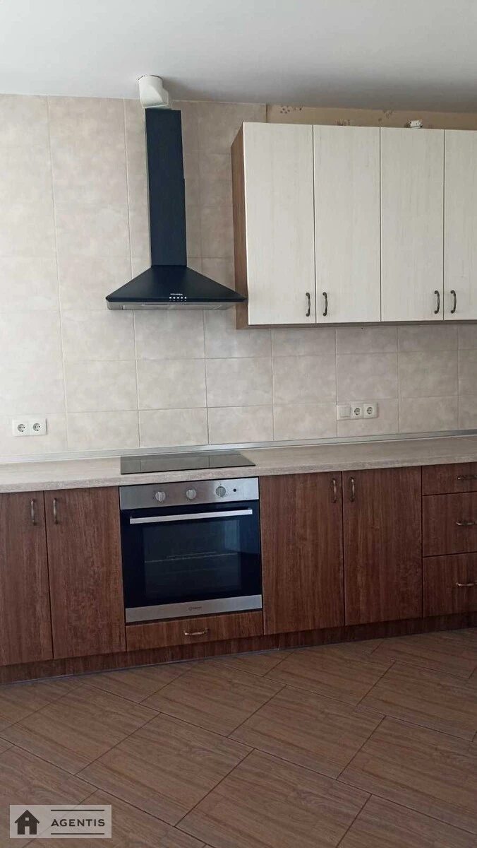 Apartment for rent. 2 rooms, 71 m², 20 floor/25 floors. 37, Bakynska 37, Kyiv. 