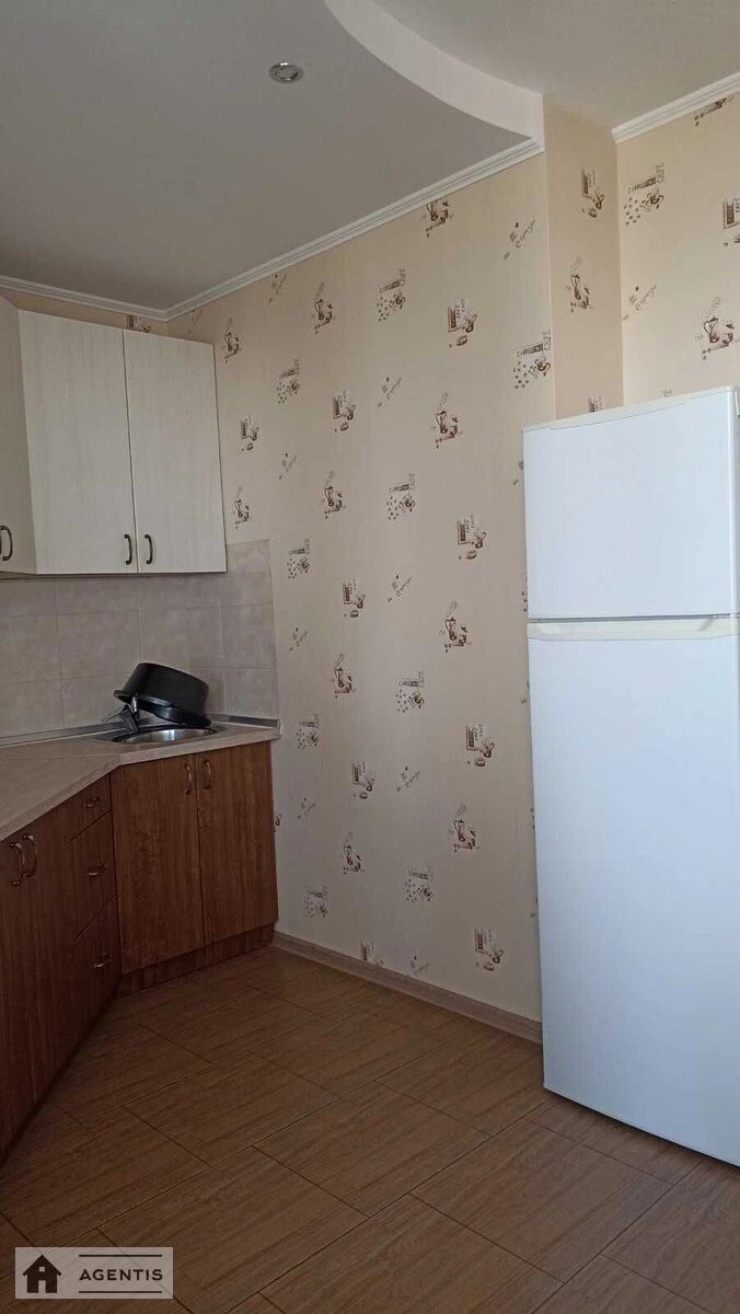 Apartment for rent. 2 rooms, 71 m², 20 floor/25 floors. 37, Bakynska 37, Kyiv. 