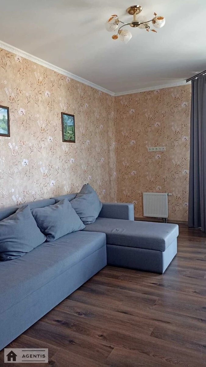 Apartment for rent. 2 rooms, 71 m², 20 floor/25 floors. 37, Bakynska 37, Kyiv. 