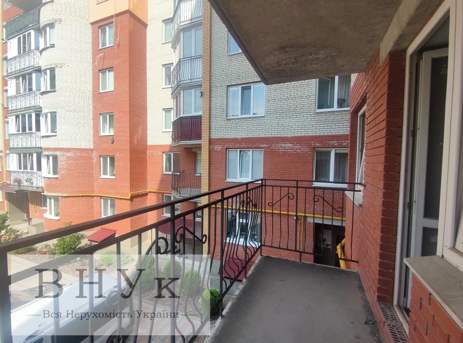 Продаж квартири. 3 rooms, 787 m², 2nd floor/10 floors. Коцюбинського вул., Тернопіль. 