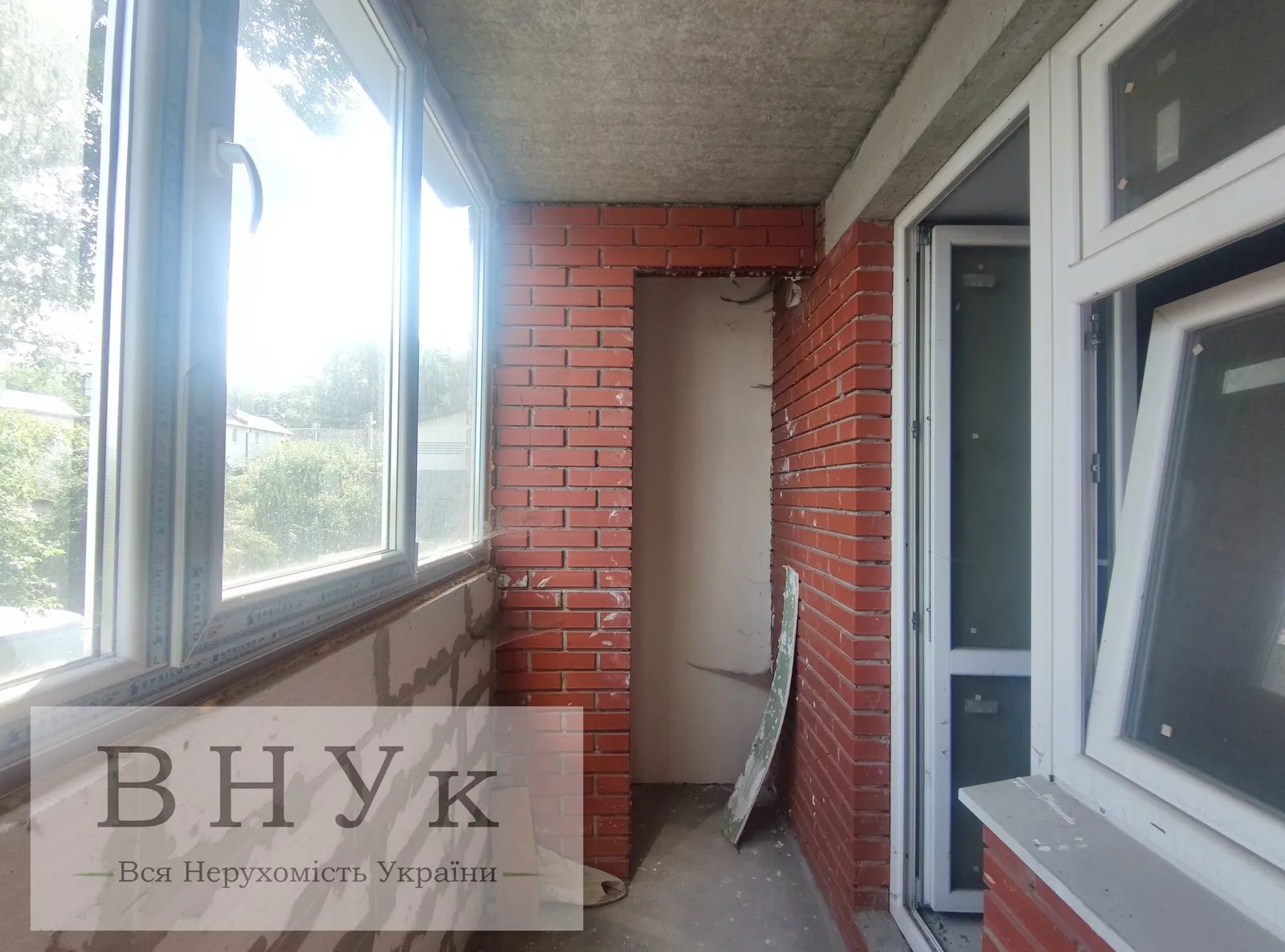 Apartments for sale. 3 rooms, 787 m², 2nd floor/10 floors. Kotsyubynskoho vul., Ternopil. 