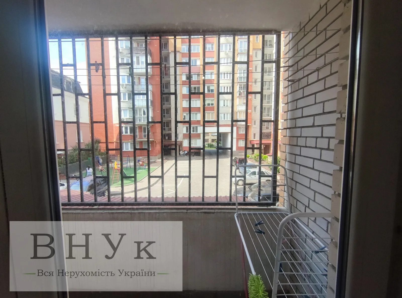 Продаж квартири. 3 rooms, 787 m², 2nd floor/10 floors. Коцюбинського вул., Тернопіль. 