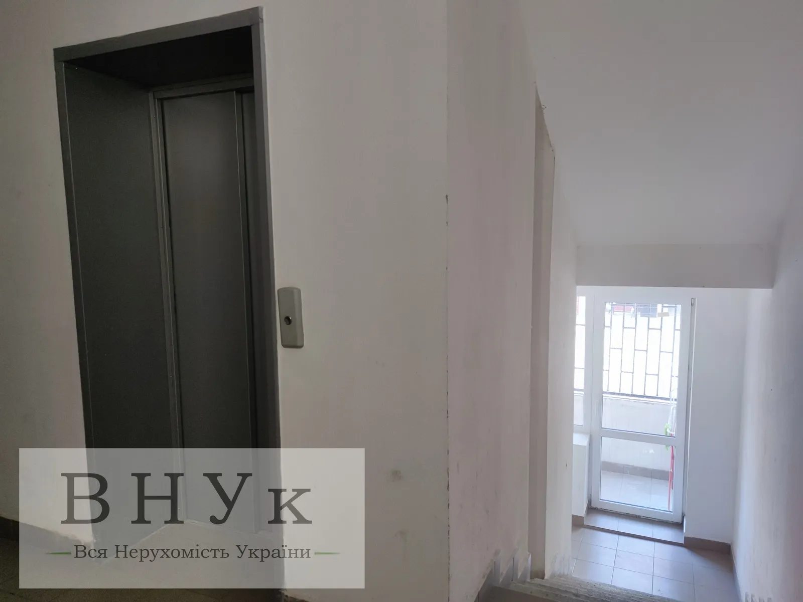 Продаж квартири. 3 rooms, 787 m², 2nd floor/10 floors. Коцюбинського вул., Тернопіль. 