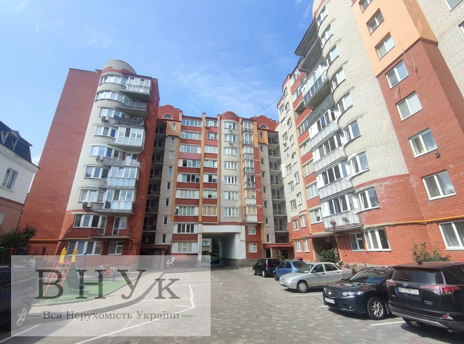 Apartments for sale. 3 rooms, 787 m², 2nd floor/10 floors. Kotsyubynskoho vul., Ternopil. 