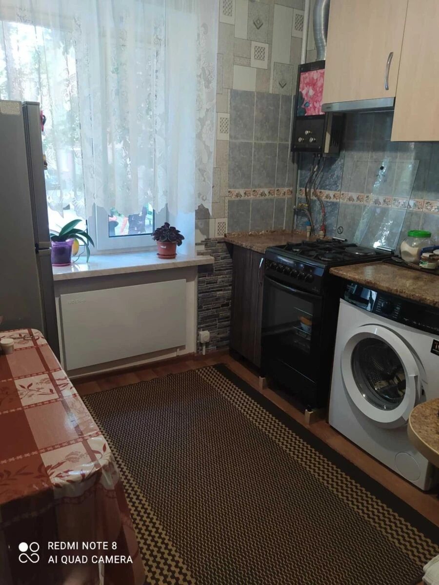 Продаж квартири. 1 room, 31 m², 1st floor/4 floors. Вулиця Степана Чобану-(Добровольского) , Кропивницький. 