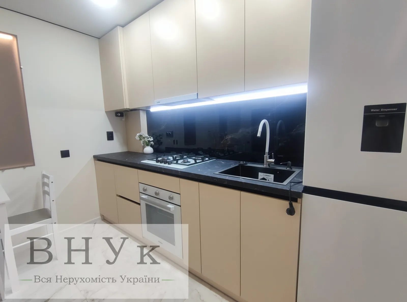 Продаж квартири. 3 rooms, 58 m², 5th floor/11 floors. Київська вул., Тернопіль. 