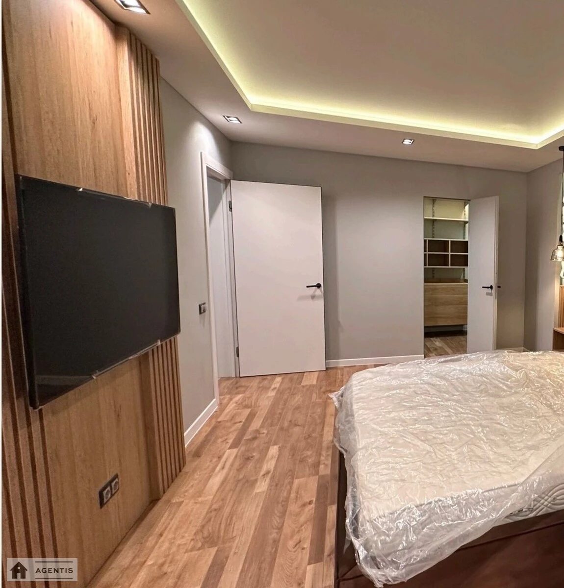 Сдам квартиру. 2 rooms, 77 m², 11 floor/22 floors. 3, Сергія Данченка вул., Киев. 