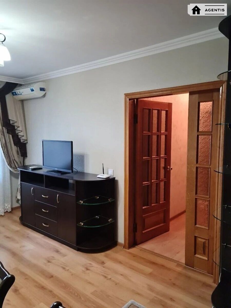 Apartment for rent. 2 rooms, 56 m², 5th floor/16 floors. 14, Yakuba Kolasa 14, Kyiv. 