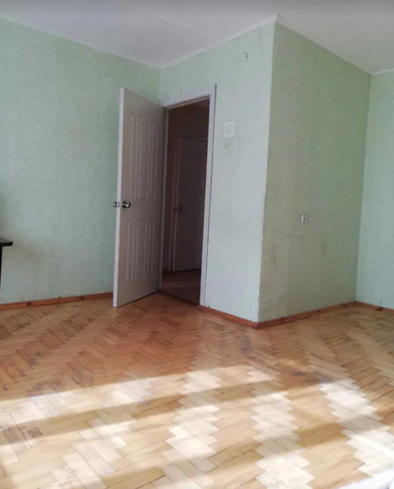 Продаж 1к квартири 36 кв. м на вул. Карпенка