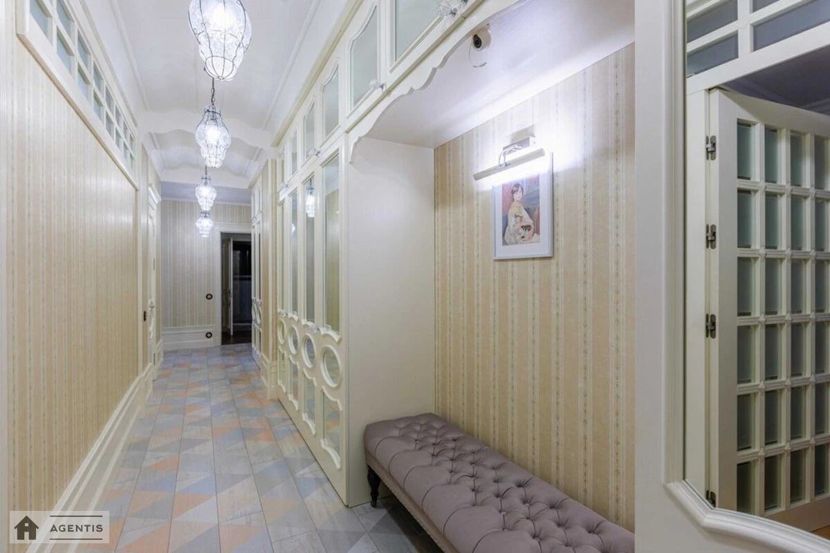 Apartment for rent. 3 rooms, 130 m², 9th floor/15 floors. Obolonskyy rayon, Kyiv. 