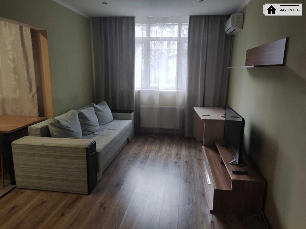 Сдам квартиру. 1 room, 30 m², 3rd floor/5 floors. 24, Полесская 24, Киев. 