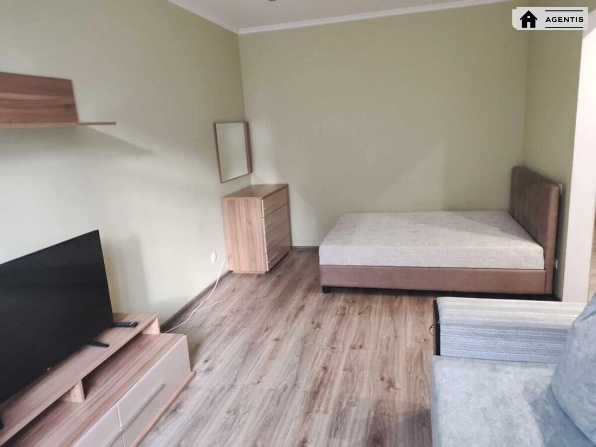 Сдам квартиру. 1 room, 30 m², 3rd floor/5 floors. 24, Полесская 24, Киев. 