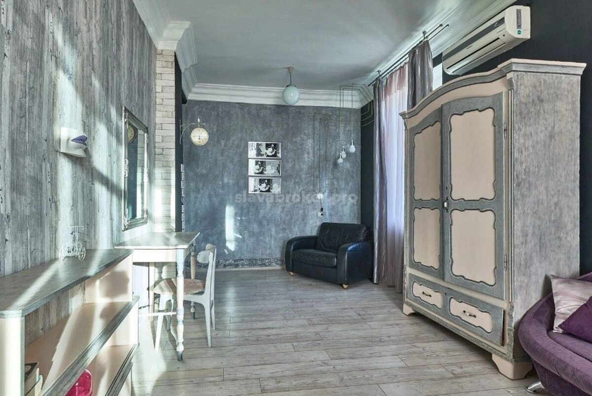 Apartment for rent. 2 rooms, 73 m², 10th floor/13 floors. 25, Hreschatyk 25, Kyiv. 