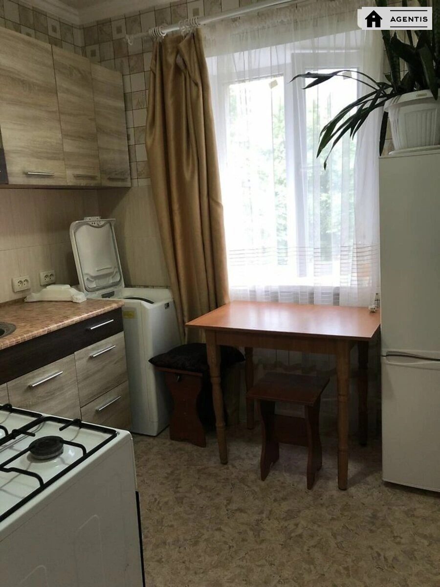 Apartment for rent. 2 rooms, 45 m², 5th floor/9 floors. 31, Mykoly Zakrevskoho vul., Kyiv. 