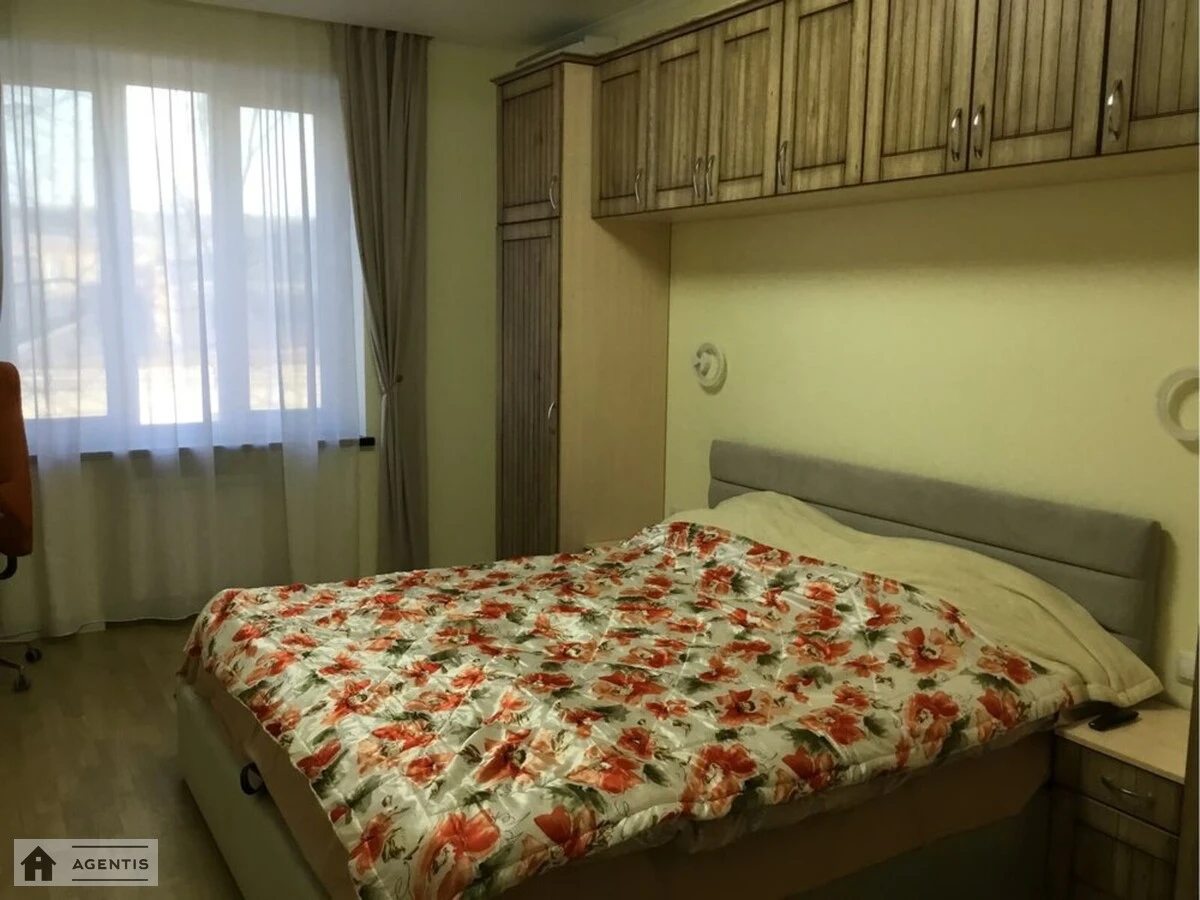 Здам квартиру. 2 rooms, 57 m², 3rd floor/5 floors. 35, Олени Теліги вул., Київ. 