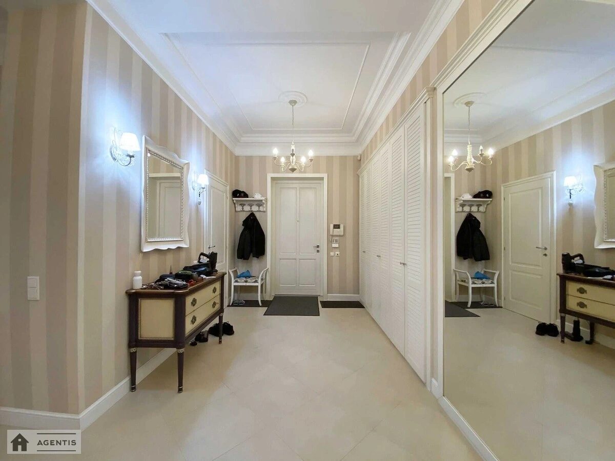 Apartment for rent. 4 rooms, 180 m², 7th floor/7 floors. 14, Kruglouniversytetska 14, Kyiv. 
