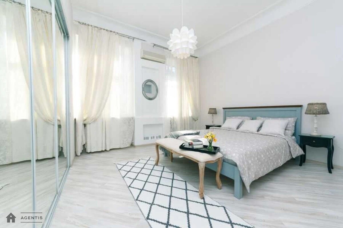Сдам квартиру. 3 rooms, 100 m², 2nd floor/4 floors. 27, Лютеранская 27, Киев. 