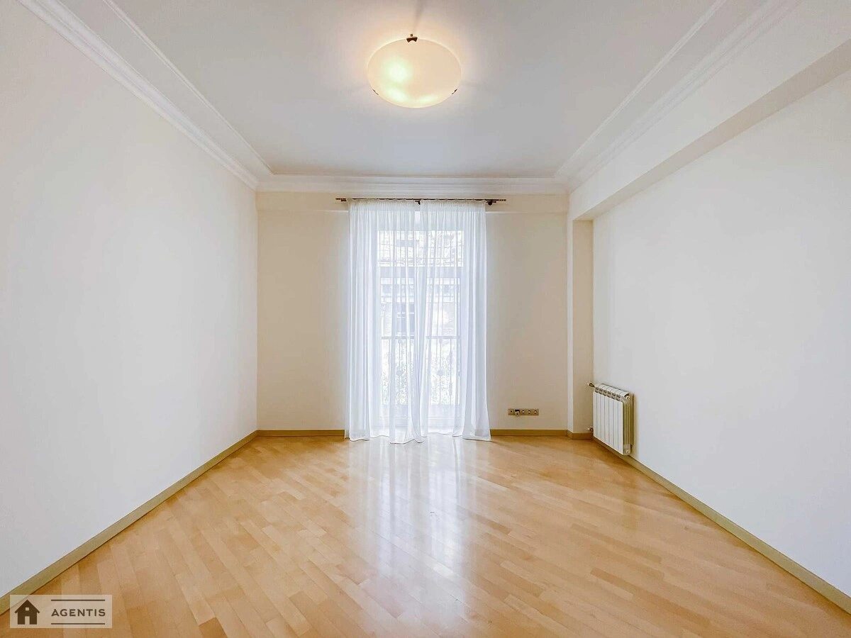 Apartment for rent. 5 rooms, 190 m², 6th floor/7 floors. 1, Yevhena Chykalenka vul. Pushkinska, Kyiv. 