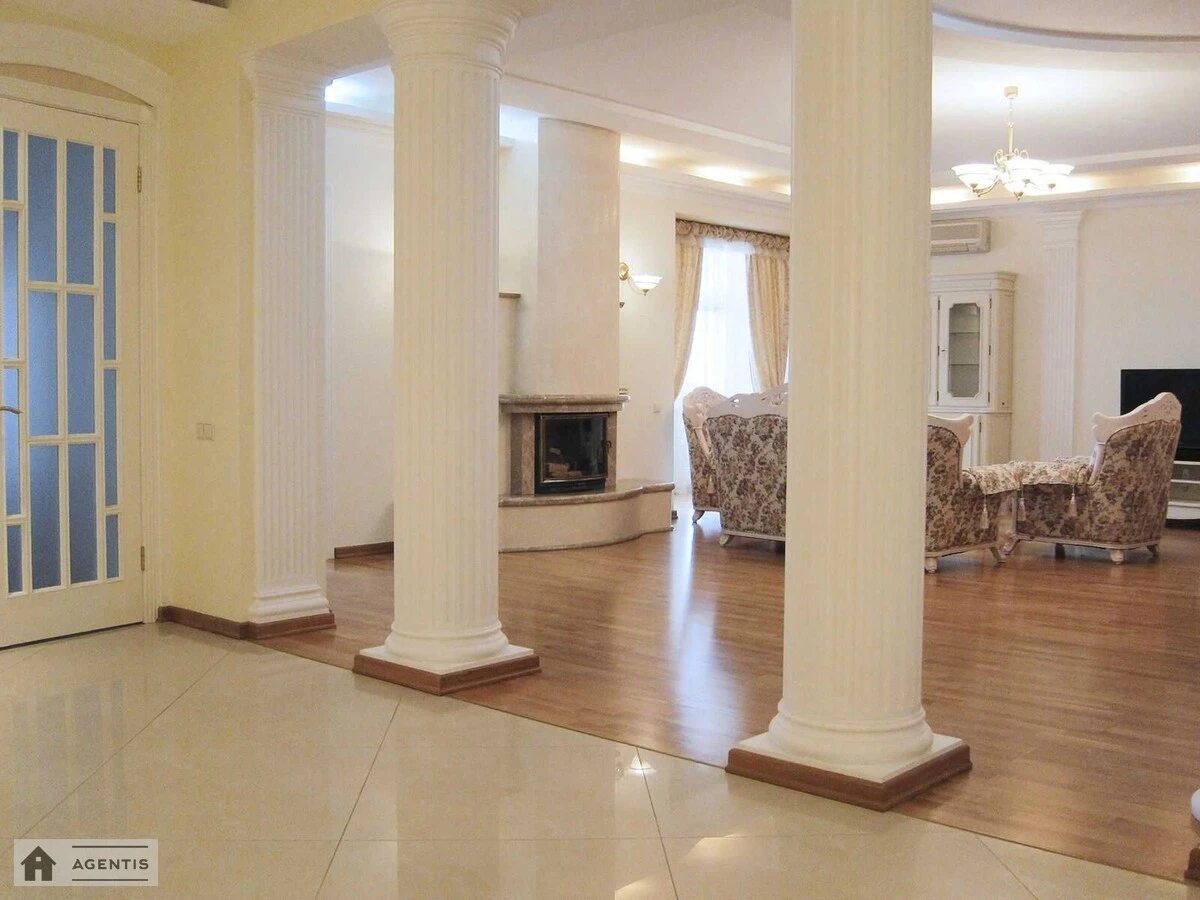 Apartment for rent. 3 rooms, 130 m², 8th floor/10 floors. 14, Patorzhynskogo 14, Kyiv. 