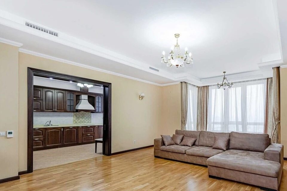 Apartment for rent. 4 rooms, 204 m², 11 floor/22 floors. 18, Instytutska 18, Kyiv. 