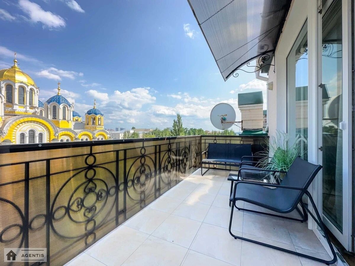 Apartment for rent. 4 rooms, 160 m², 5th floor/5 floors. 42, Ivana Franka vul., Kyiv. 