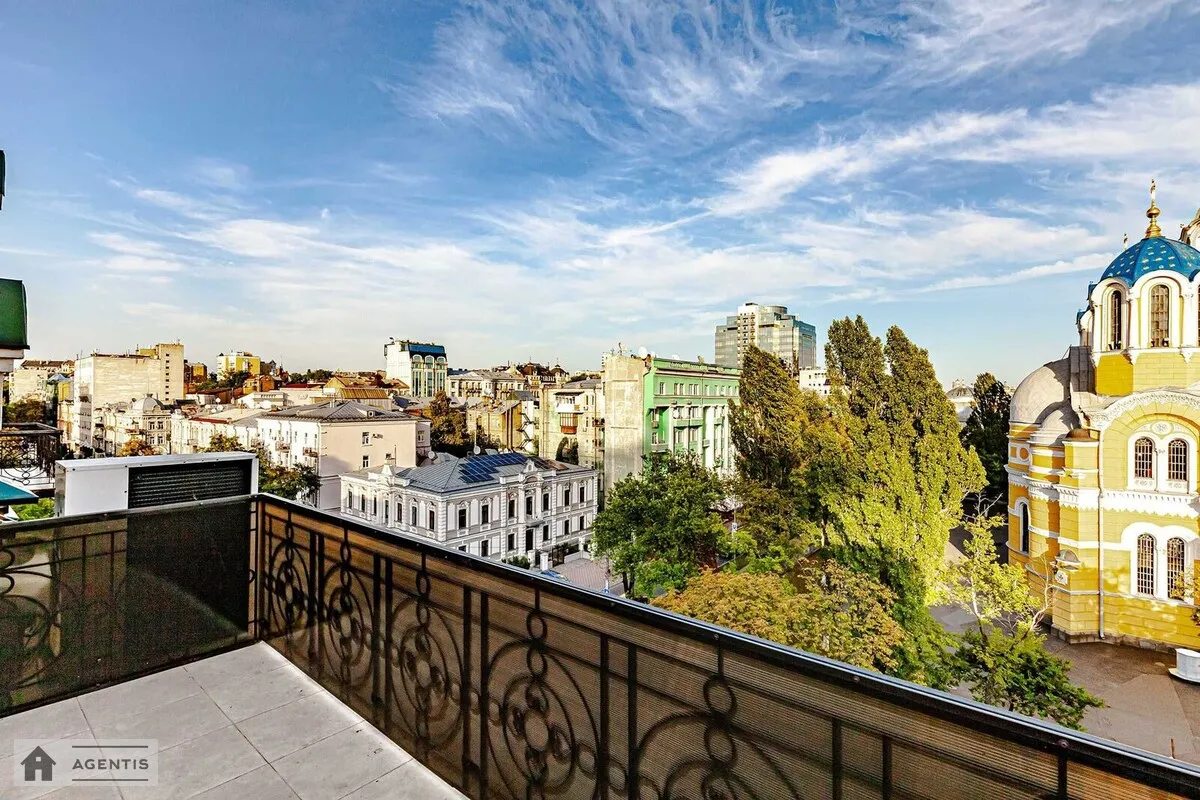 Apartment for rent. 4 rooms, 160 m², 5th floor/5 floors. 42, Ivana Franka vul., Kyiv. 
