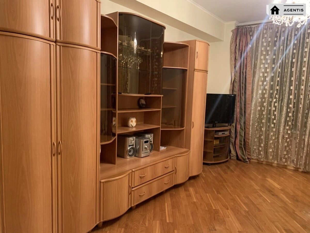 Apartment for rent. 2 rooms, 80 m², 7th floor/10 floors. 27, Hreschatyk 27, Kyiv. 