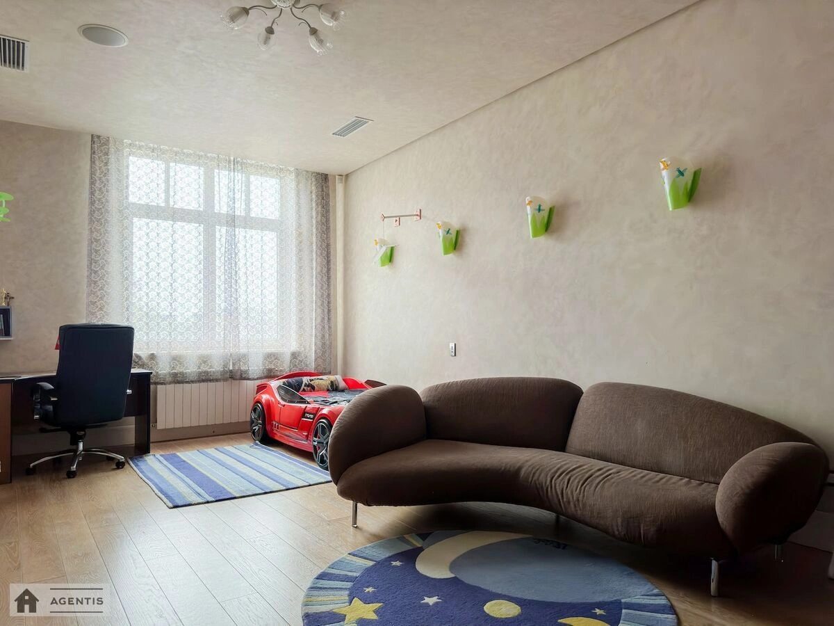 Apartment for rent. 4 rooms, 250 m², 5th floor/11 floors. 9, Mykhayla Hrushevskoho vul., Kyiv. 