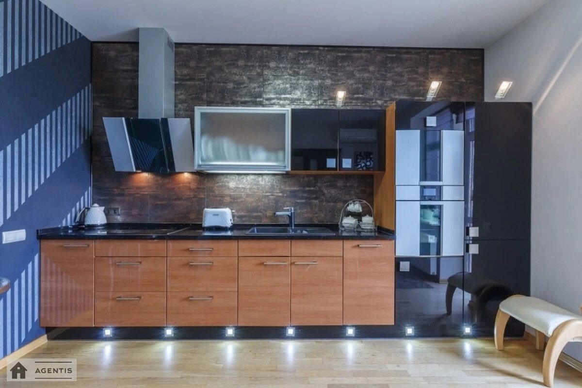 Apartment for rent. 3 rooms, 137 m², 7th floor/9 floors. 26, Olesya Honchara vul., Kyiv. 