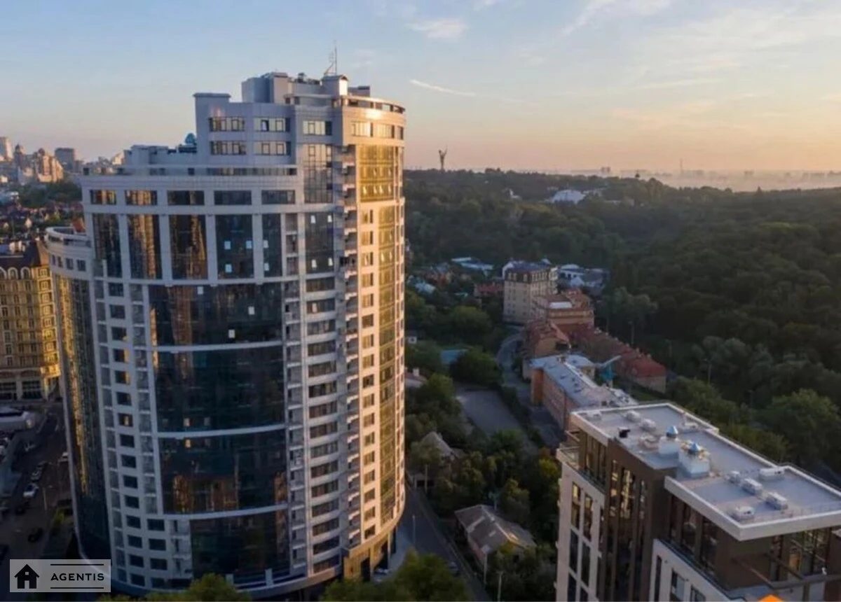 Apartment for rent. 4 rooms, 200 m², 7th floor/22 floors. 12, Buslivska 12, Kyiv. 