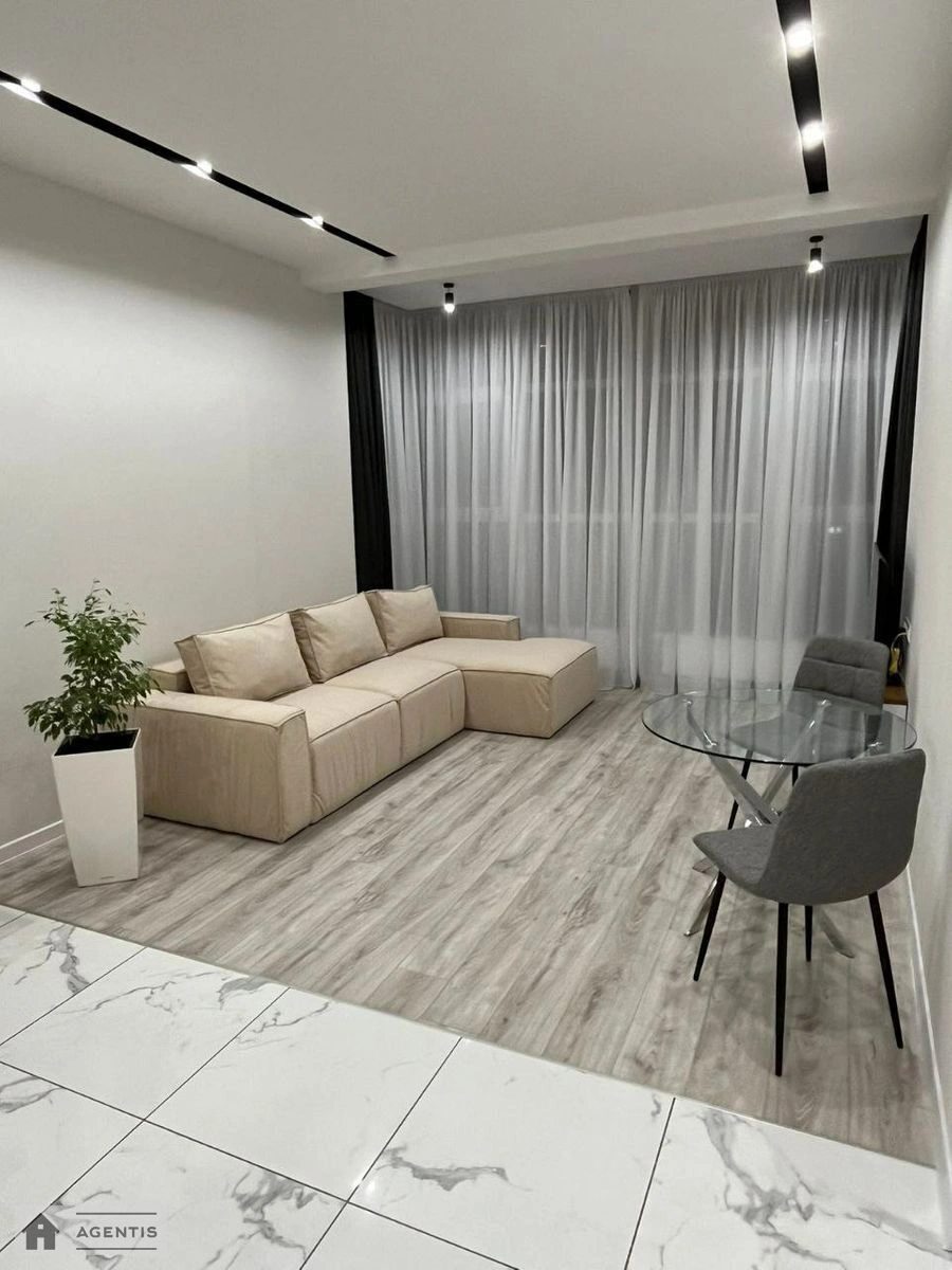 Apartment for rent. 1 room, 52 m², 15 floor/16 floors. 15, Andriya Verkhohlyada vul. Mykhayla Drahomirova, Kyiv. 