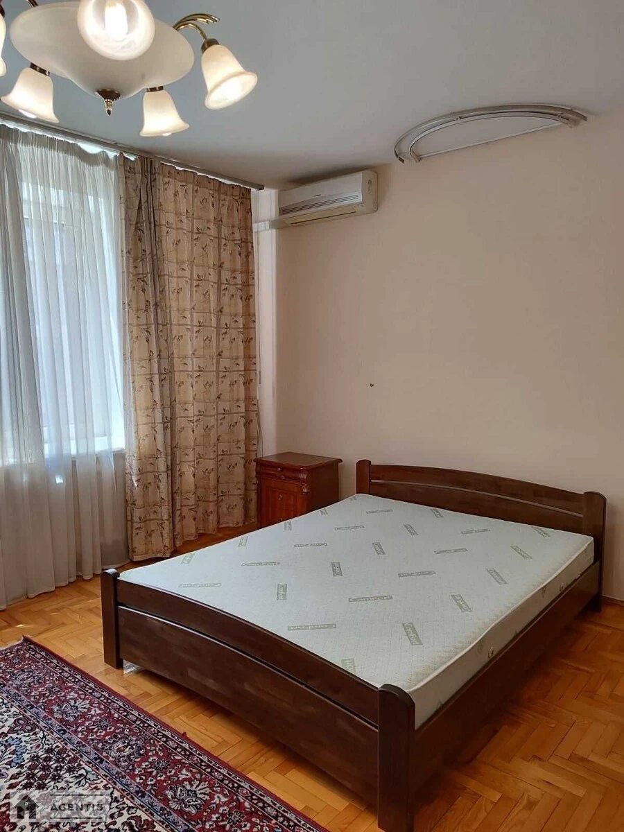 Apartment for rent. 4 rooms, 160 m², 6th floor/9 floors. 52, Oleksandra Konyskoho vul. Turhenyevska, Kyiv. 
