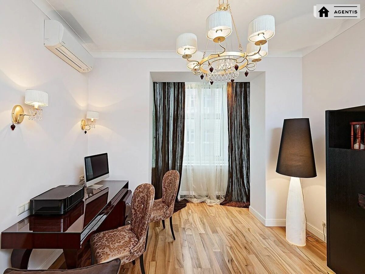 Сдам квартиру. 4 rooms, 258 m², 5th floor/11 floors. 14, Паторжинского 14, Киев. 