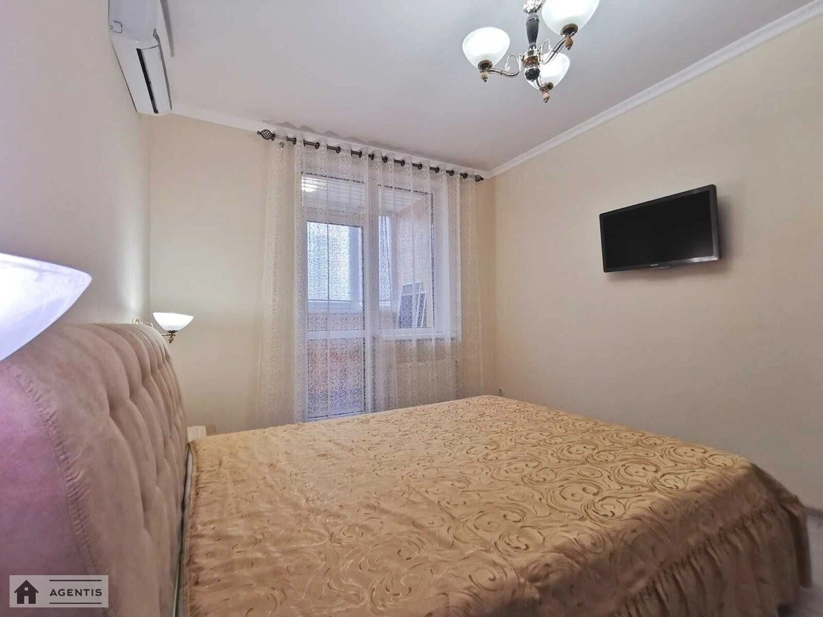 Сдам квартиру. 2 rooms, 70 m², 9th floor/25 floors. Чорновола , Бровары. 